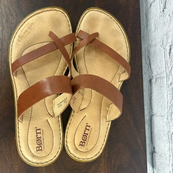 BORN "Enders" Full Grain Leather CrissCross Straps Flat Sandal 7M Whiskey VGC - Picture 7 of 10